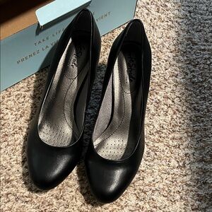 Life Stride Classic Black Heels